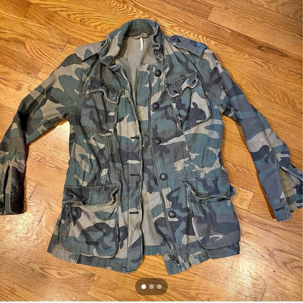 Free People szXS Camo Jacket